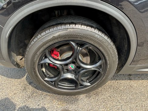 Used 2018 Alfa Romeo Stelvio Ti Sport image 16