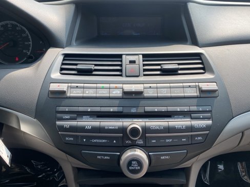 Used 2010 Honda Accord EX-L image 17