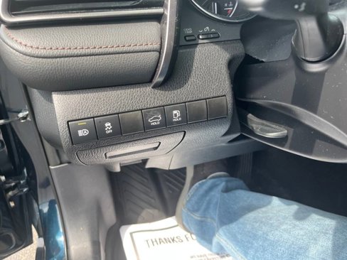 Used 2019 Toyota Camry XLE image 13
