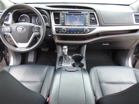 Used 2016 Toyota Highlander XLE image 16