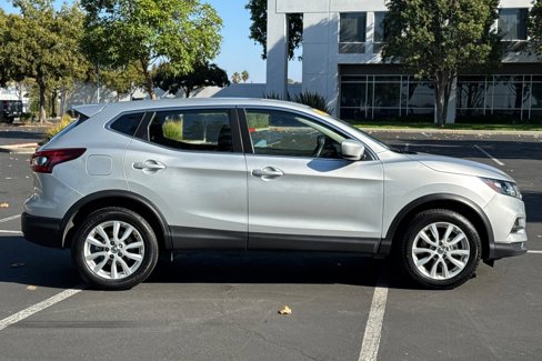 Certified 2022 Nissan Rogue Sport S image 3