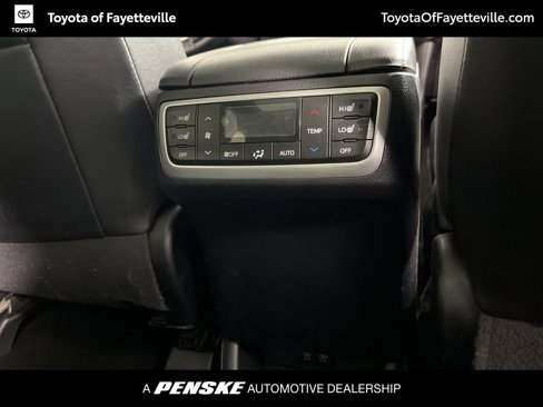 Used 2017 Toyota Highlander Limited image 11