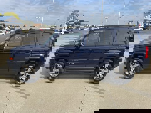 Used 2016 Jeep Patriot High Altitude image 5