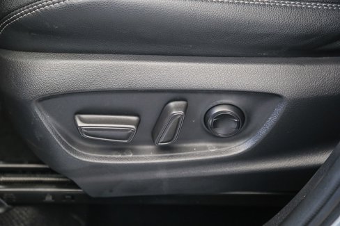 Used 2023 Toyota Corolla Cross XLE image 22