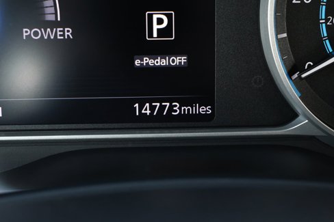 Used 2024 Nissan Leaf S image 3