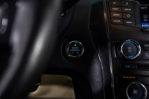 Used 2016 Ford Explorer XLT image 32