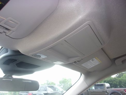 Used 2020 Ford Escape SE image 16