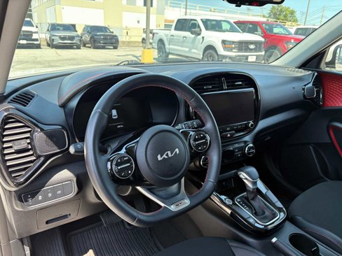 Used 2025 Kia Soul GT-Line image 12