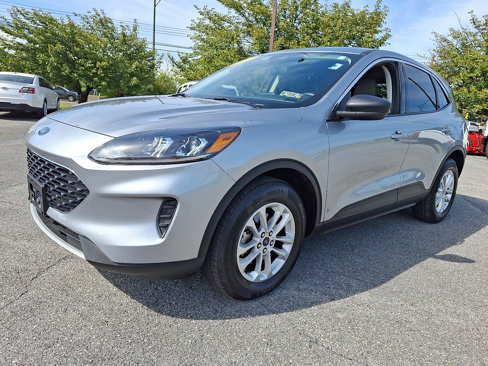 Used 2022 Ford Escape SE image 3