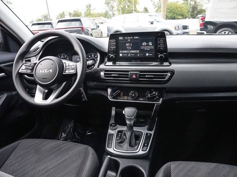 Used 2022 Kia Seltos LX image 26