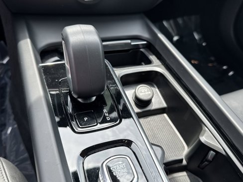 Certified 2024 Volvo S60 B5 Core image 25