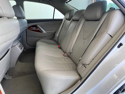 Used 2011 Toyota Camry XLE image 10