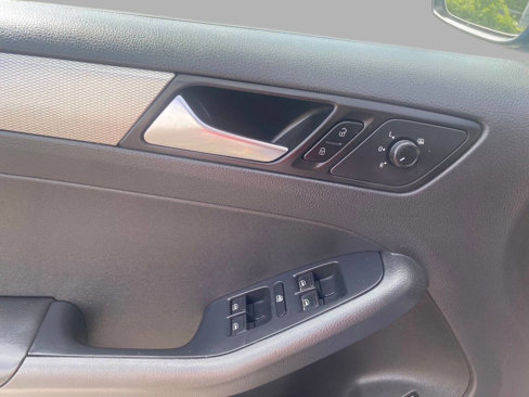 Used 2015 Volkswagen Jetta SE image 15