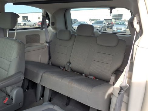 Used 2008 Chrysler Town & Country Touring image 21