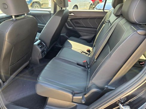 Used 2023 Volkswagen Tiguan SE image 16