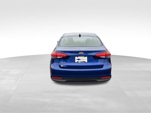 Used 2017 Kia Forte LX image 4