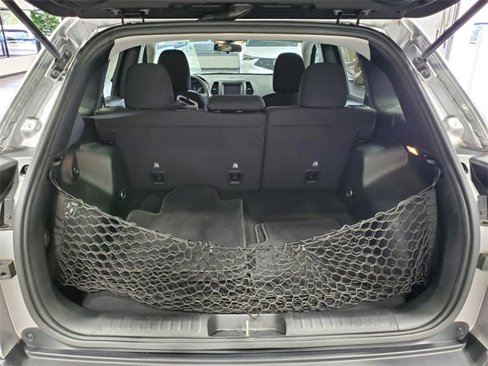 Used 2019 Jeep Cherokee Latitude w/ Popular Appearance Group image 23