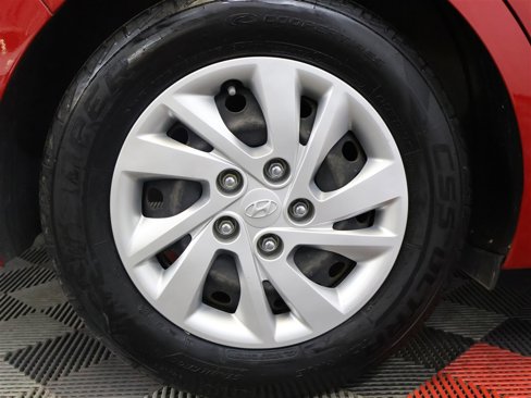 Used 2020 Hyundai Elantra SE image 23