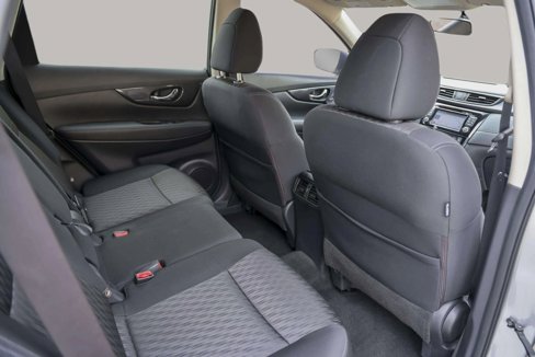 Used 2017 Nissan Rogue SV w/ SV Premium Package image 26