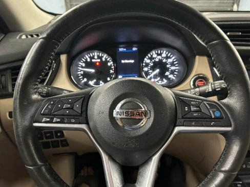 Used 2019 Nissan Rogue SV w/ Premium Package image 14