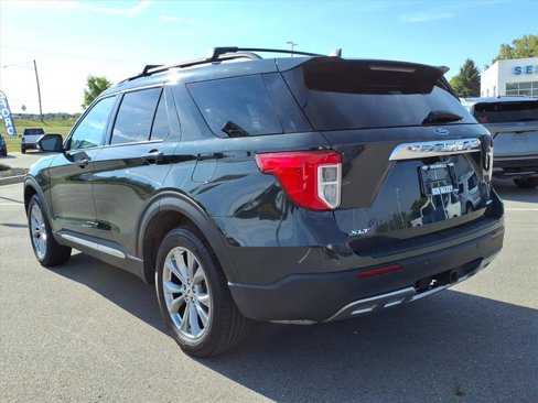 Used 2023 Ford Explorer XLT w/ Equipment Group 202A image 7