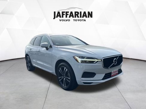 Used 2020 Volvo XC60 T6 Momentum image 1