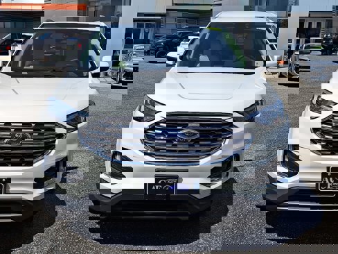 Certified 2022 Ford Edge SEL w/ Convenience Package image 2
