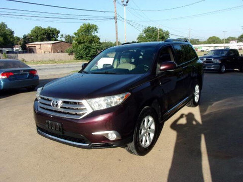 Used 2012 Toyota Highlander FWD image 2