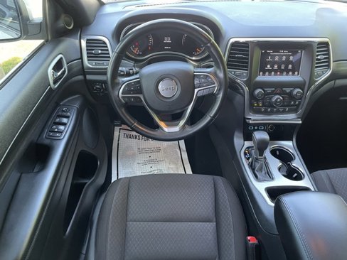 Used 2020 Jeep Grand Cherokee Laredo image 21