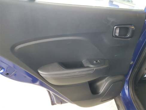 Used 2022 Hyundai Venue Limited image 7