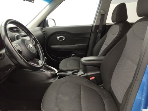 Used 2018 Kia Soul + image 17