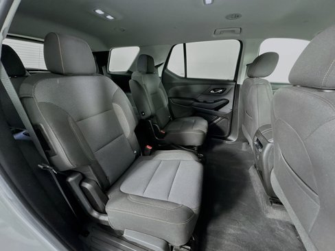 Used 2020 Chevrolet Traverse LT image 27