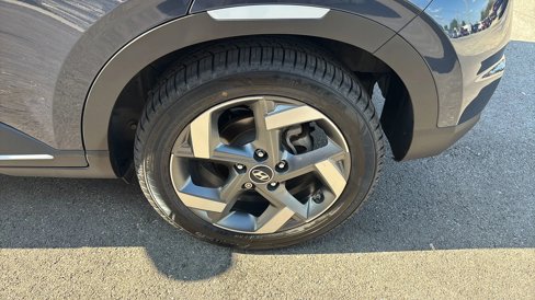 Used 2020 Hyundai Venue image 44