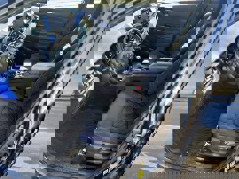 Used 2022 Toyota C-HR XLE image 5