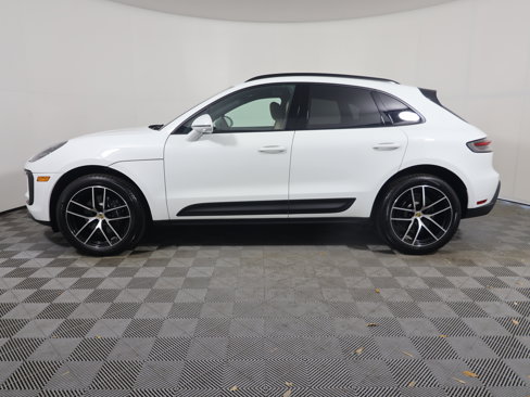 New 2025 Porsche Macan image 3