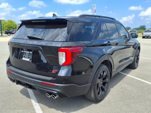 Used 2022 Ford Explorer ST w/ ST Street Pack image 4