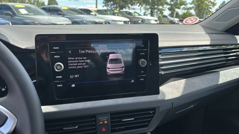 Used 2025 Volkswagen Jetta SE image 19