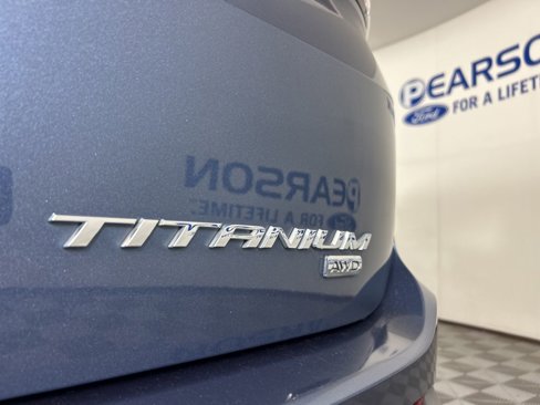 Used 2018 Ford Edge Titanium image 6