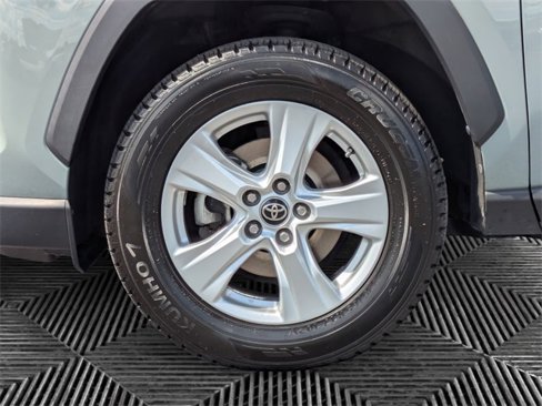 Used 2021 Toyota RAV4 XLE image 9