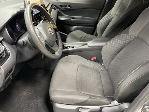 Certified 2020 Toyota C-HR LE image 16