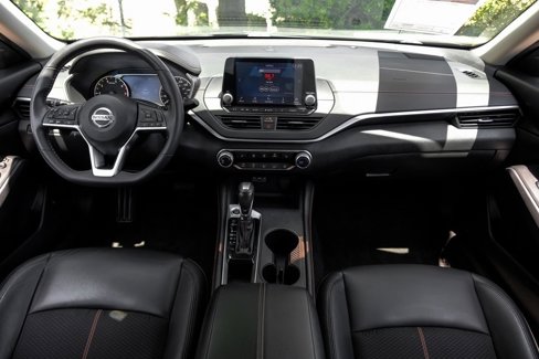 Used 2022 Nissan Altima 2.0 SR image 5