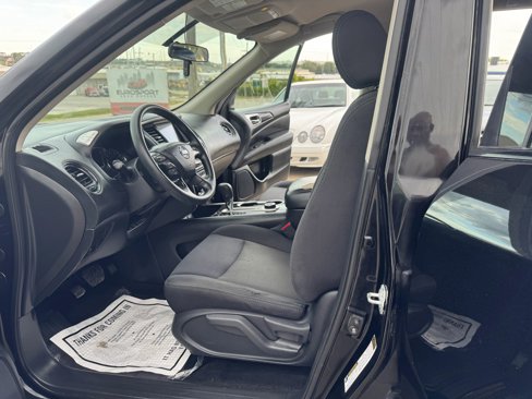 Used 2018 Nissan Pathfinder S image 24