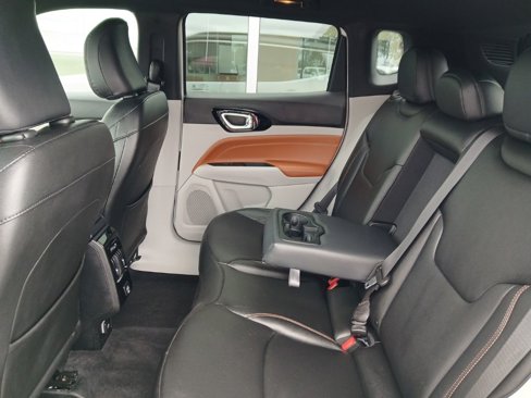 Used 2024 Jeep Compass Limited image 15