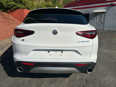 Used 2018 Alfa Romeo Stelvio Ti Sport image 4