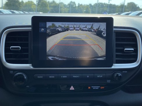 New 2025 Hyundai Venue SE image 14