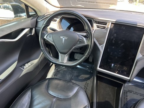 Used 2014 Tesla Model S P85 image 29