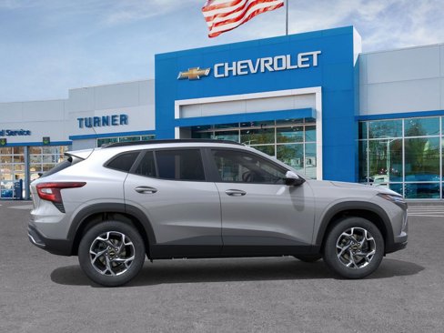 New 2026 Chevrolet Trax LT w/ Driver Confidence Package image 5