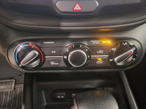 Used 2022 Kia Soul LX image 17