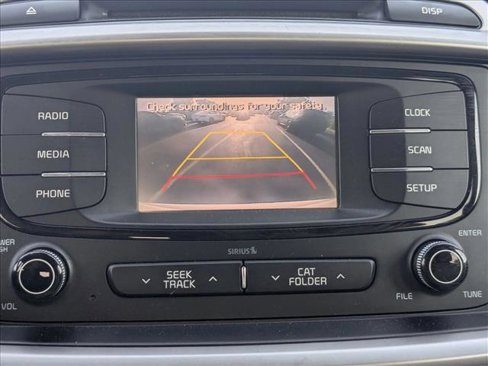Used 2017 Kia Sorento LX image 28