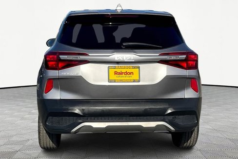 Used 2023 Kia Seltos LX image 4